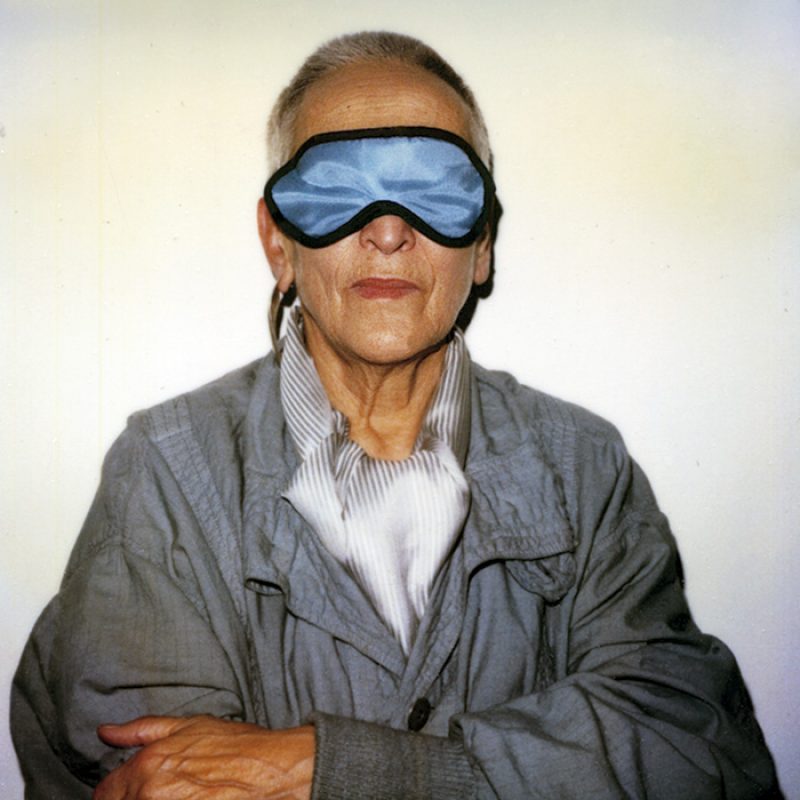 Das Bild zeigt ein Portrait von Meret Oppenheim von Freddy Langer